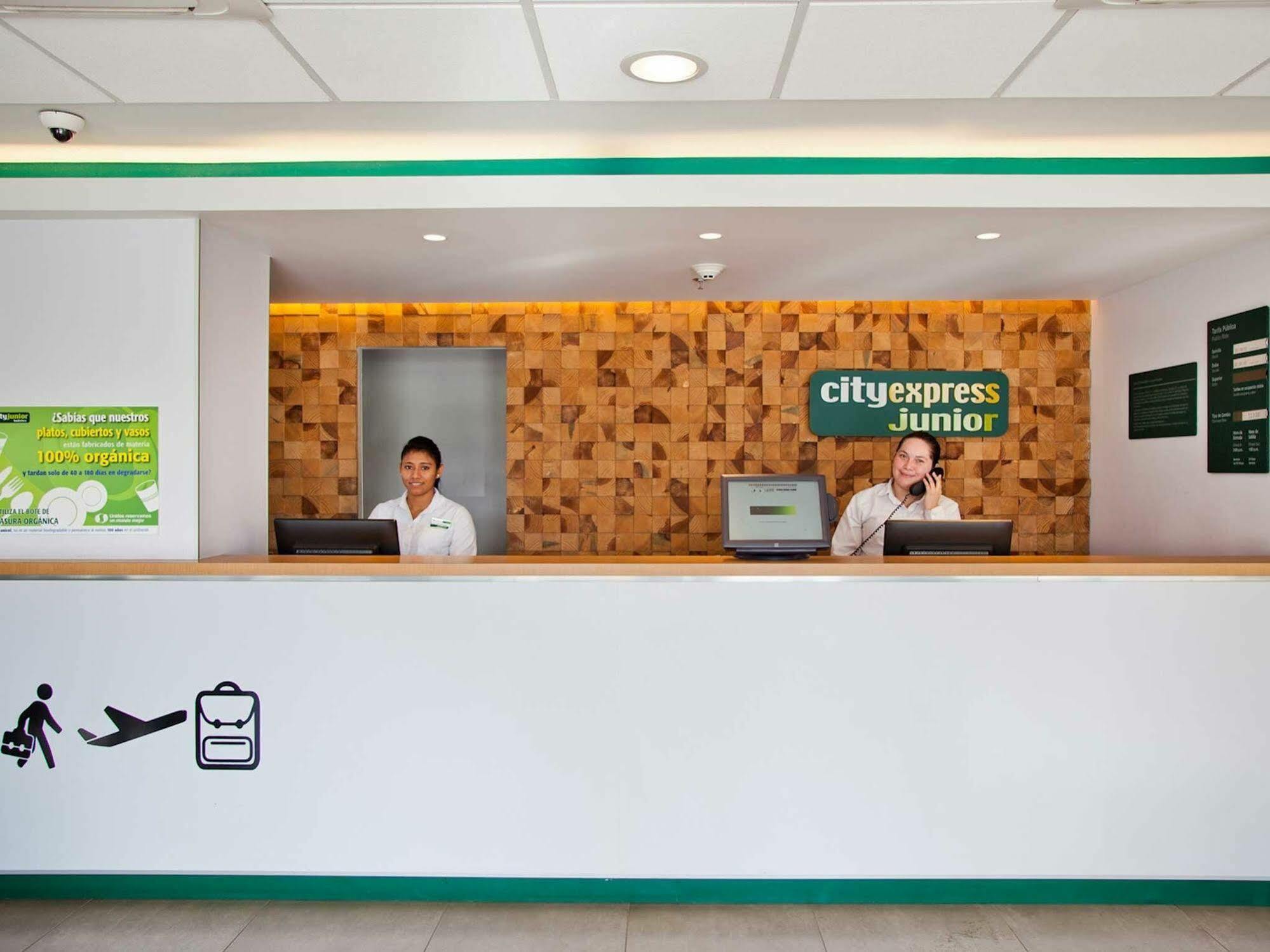 阿瓜斯卡连特斯中心城市快捷青年酒店 阿瓜斯卡达特斯 外观 照片